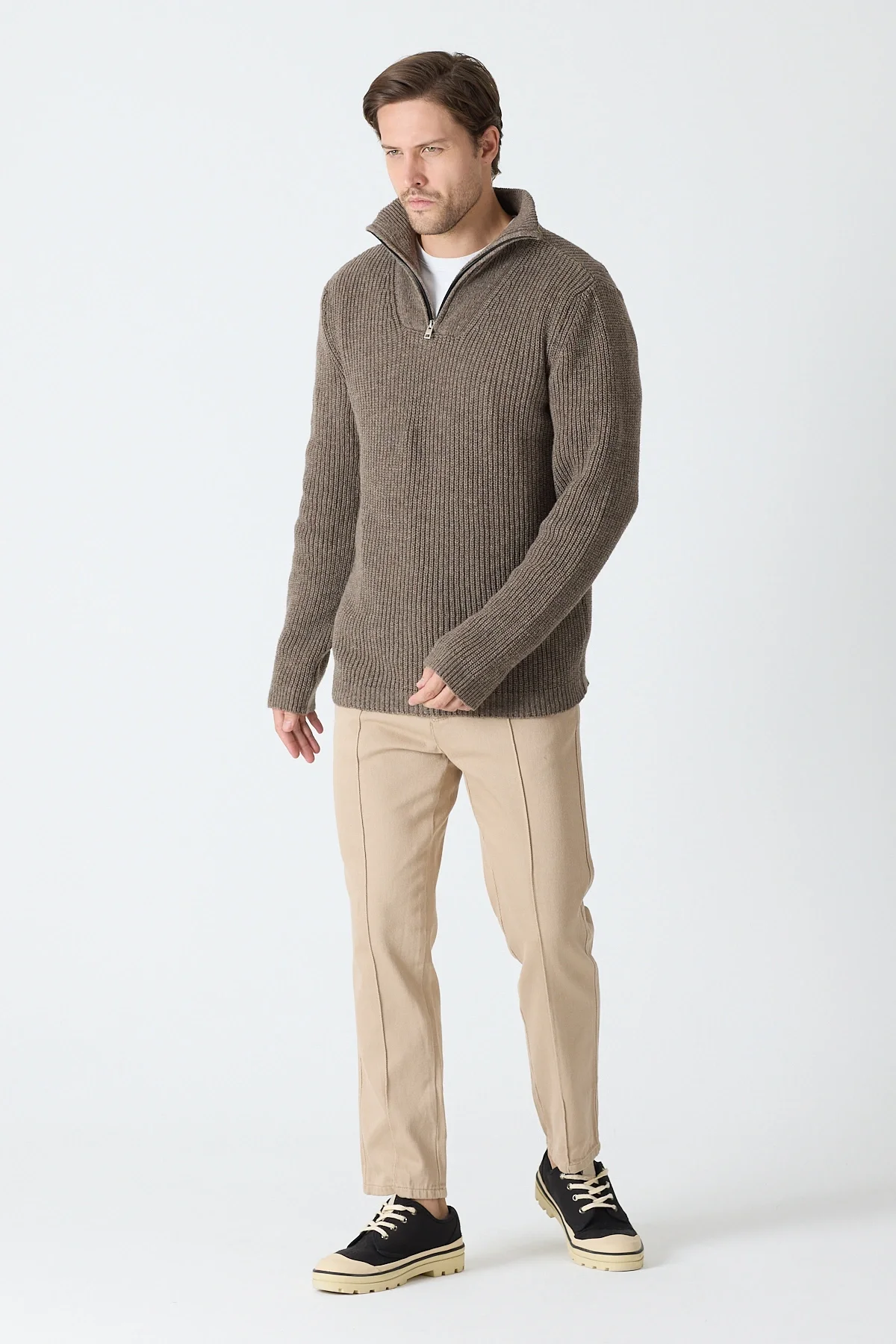 Erkek Dik Yaka Fermuarlı Triko Kazak - Vizon