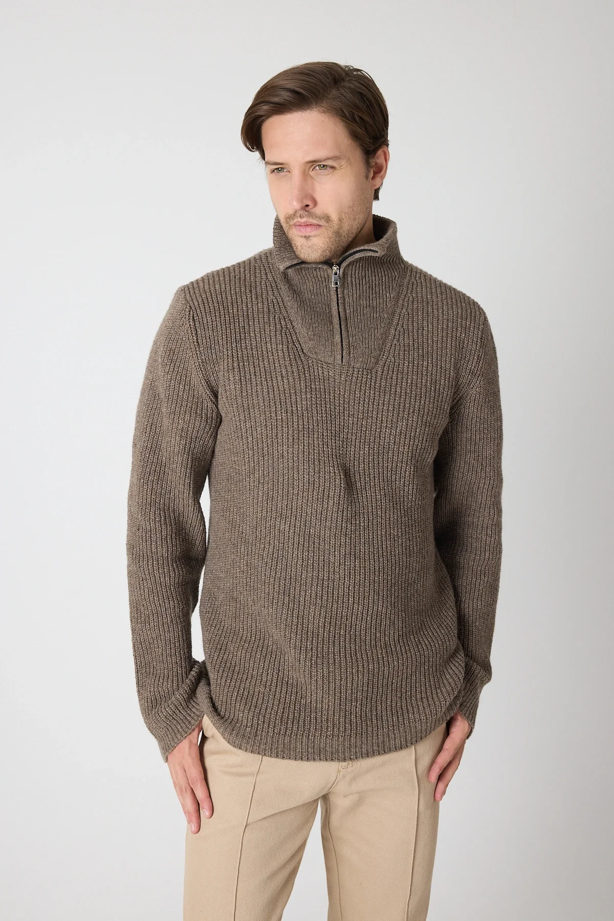 Erkek Dik Yaka Fermuarlı Triko Kazak - Vizon