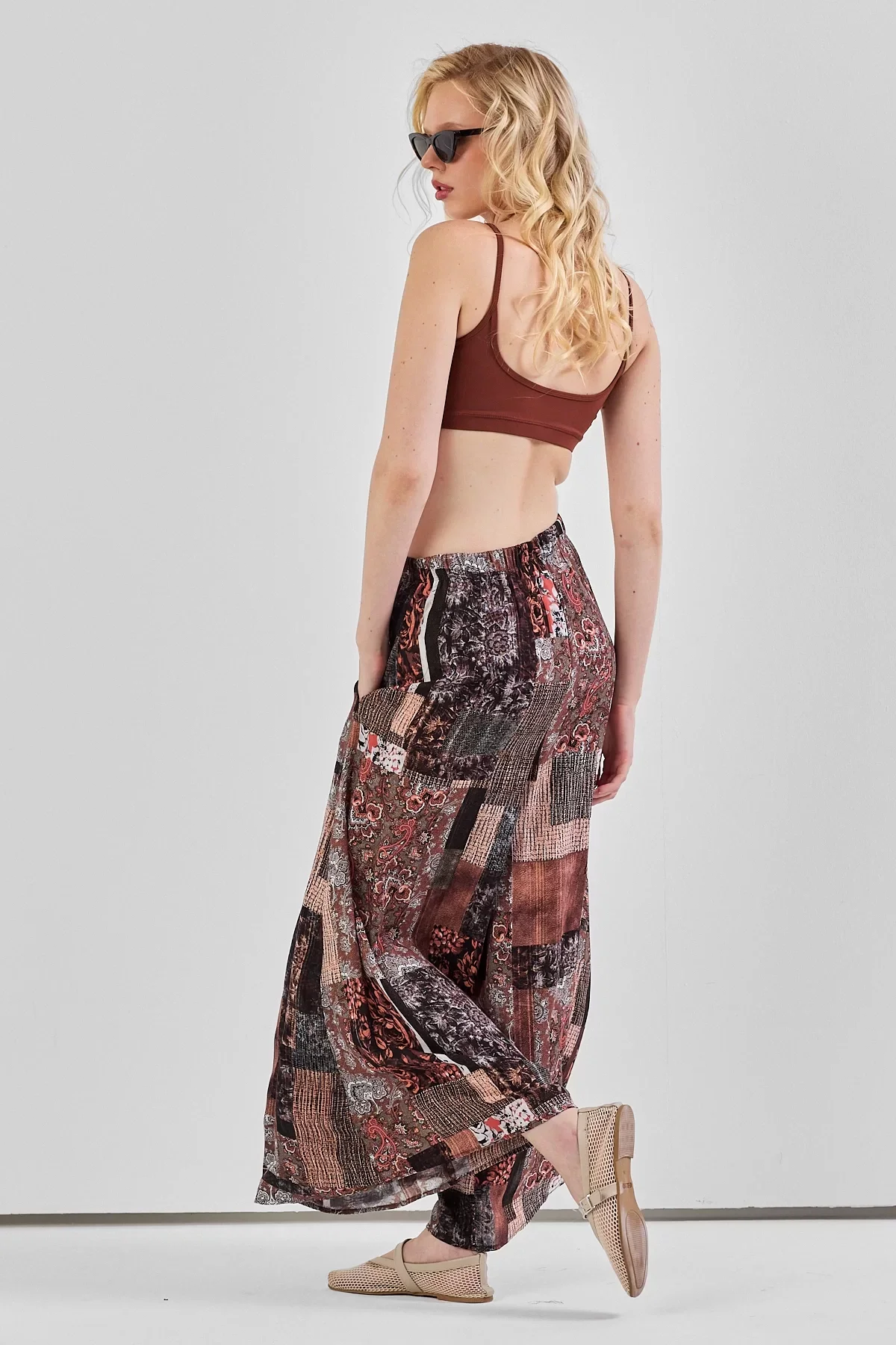 Geniş Paça Bel Lastikli Baskı Detaylı Viskon Pantolon Çok Renkli