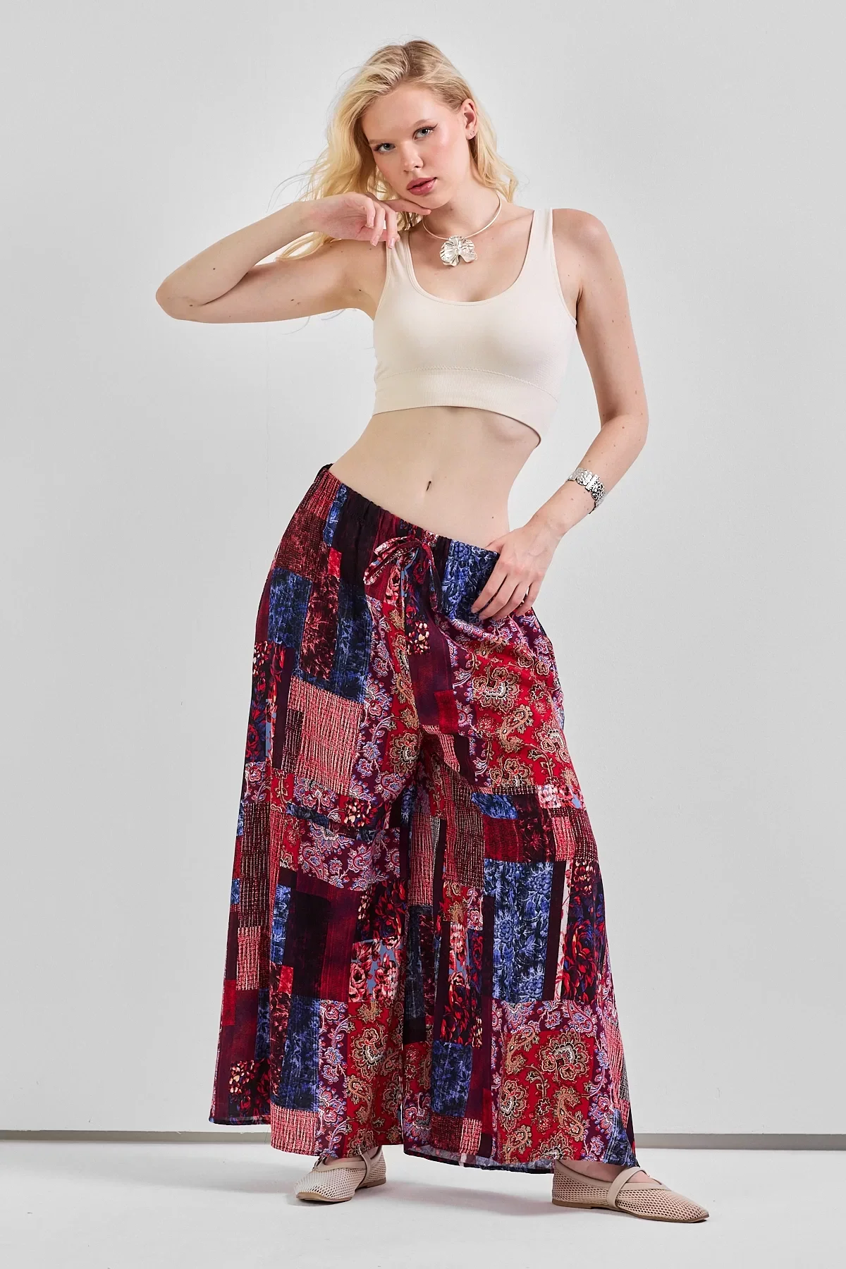 Geniş Paça Bel Lastikli Baskı Detaylı Viskon Pantolon Çok Renkli