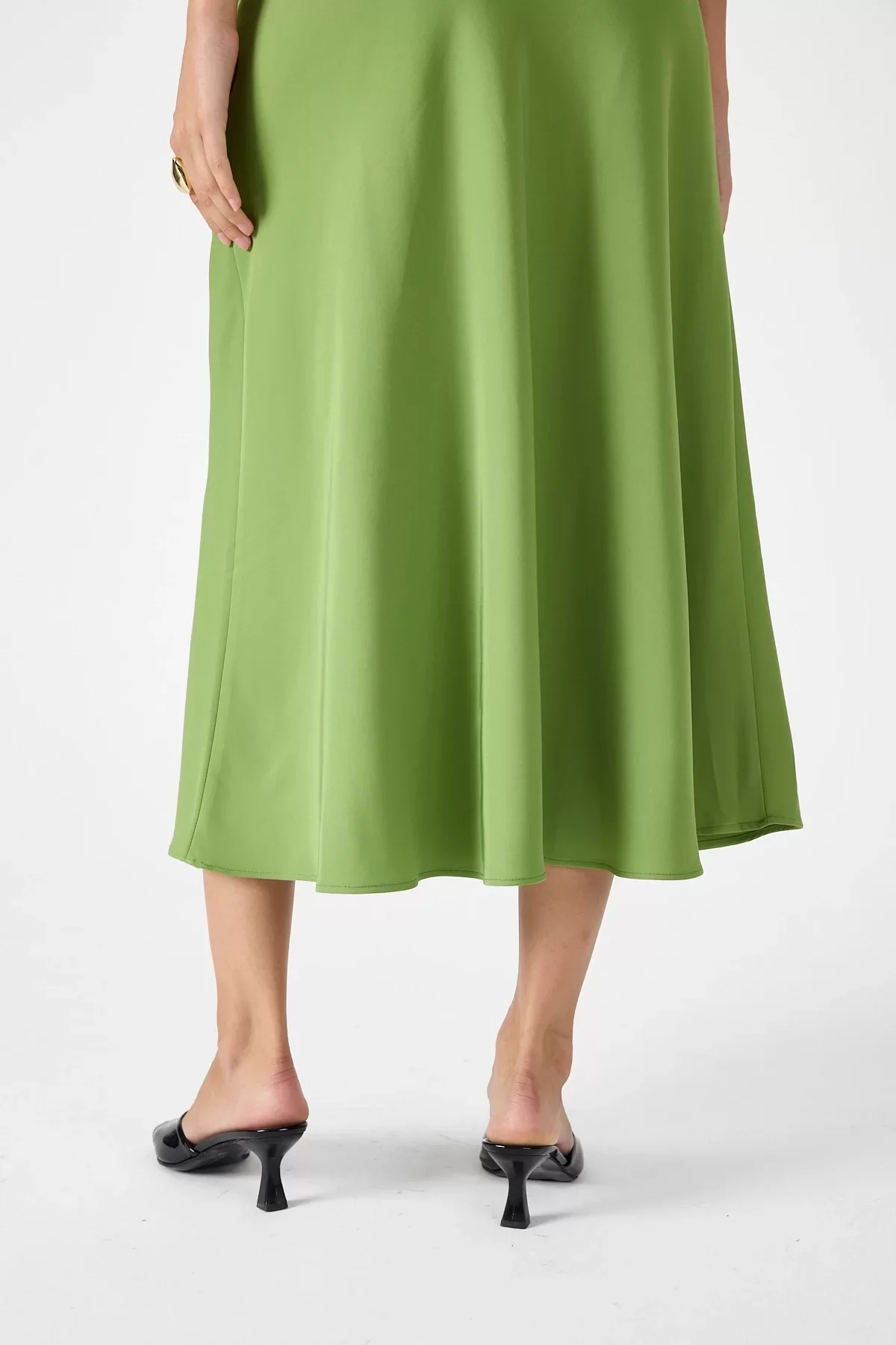 Kadın A Kesim Yarım Kiloş Saten Etek – Astarlı & Gizli Fermuarlı