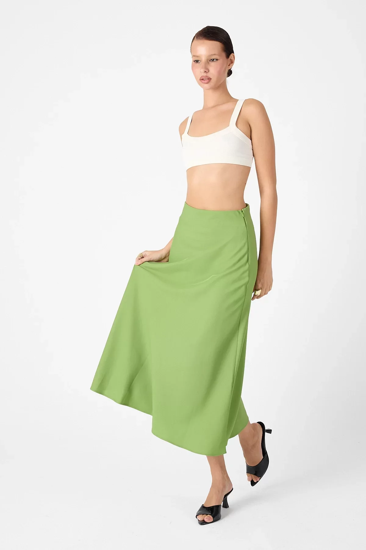 Kadın A Kesim Yarım Kiloş Saten Etek – Astarlı & Gizli Fermuarlı