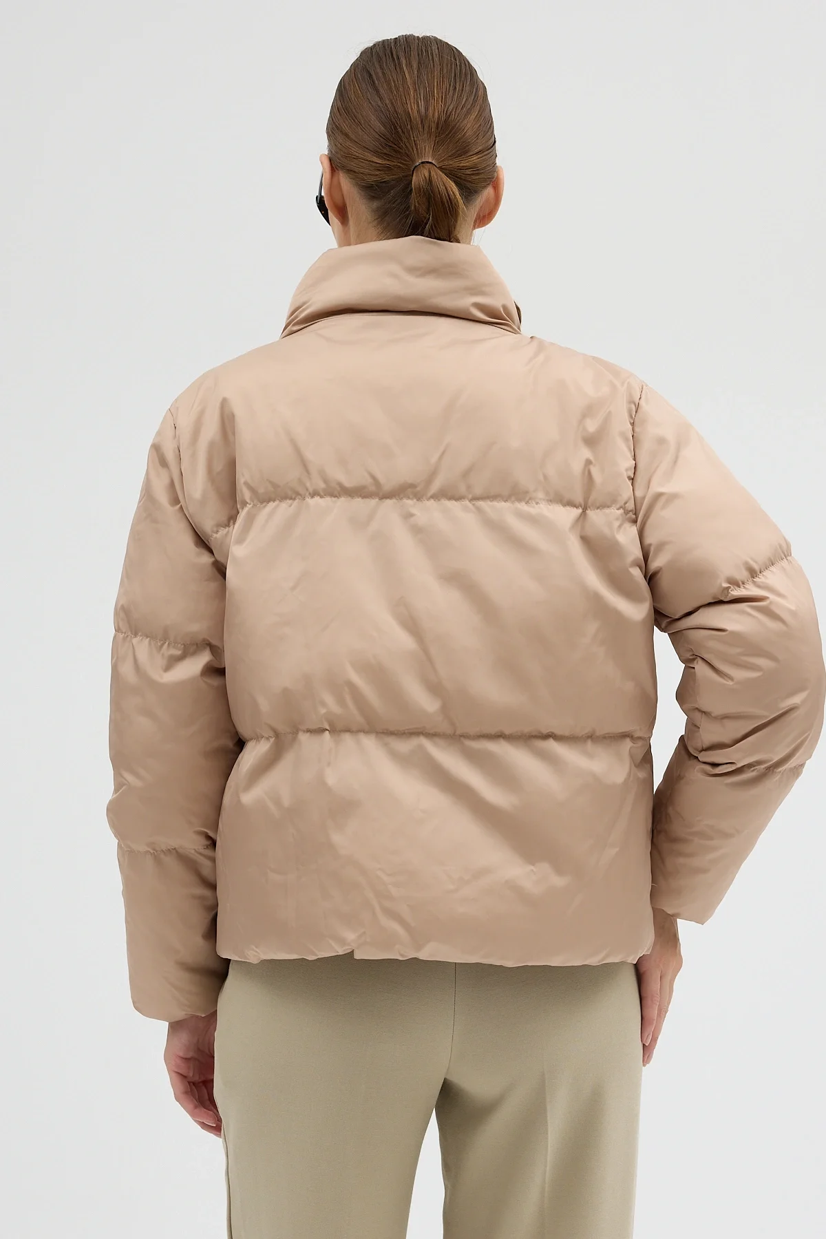 Kadın Bej Fermuarlı Astarlı Kısa Şişme Mont