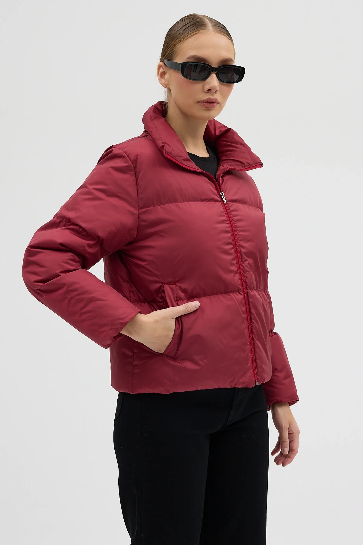 Kadın Bordo Fermuarlı Astarlı Kısa Şişme Mont