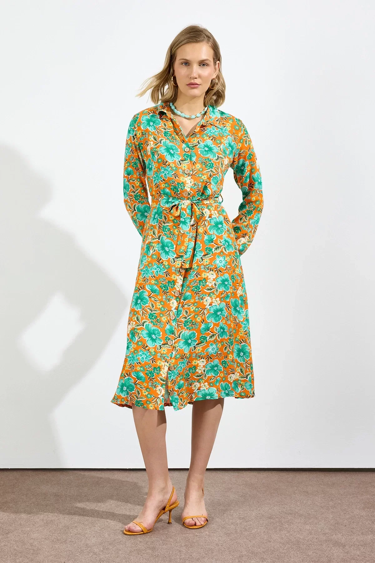 Kadın Çiçek Desenli Önden Düğme Detaylı Elbise 4426/100