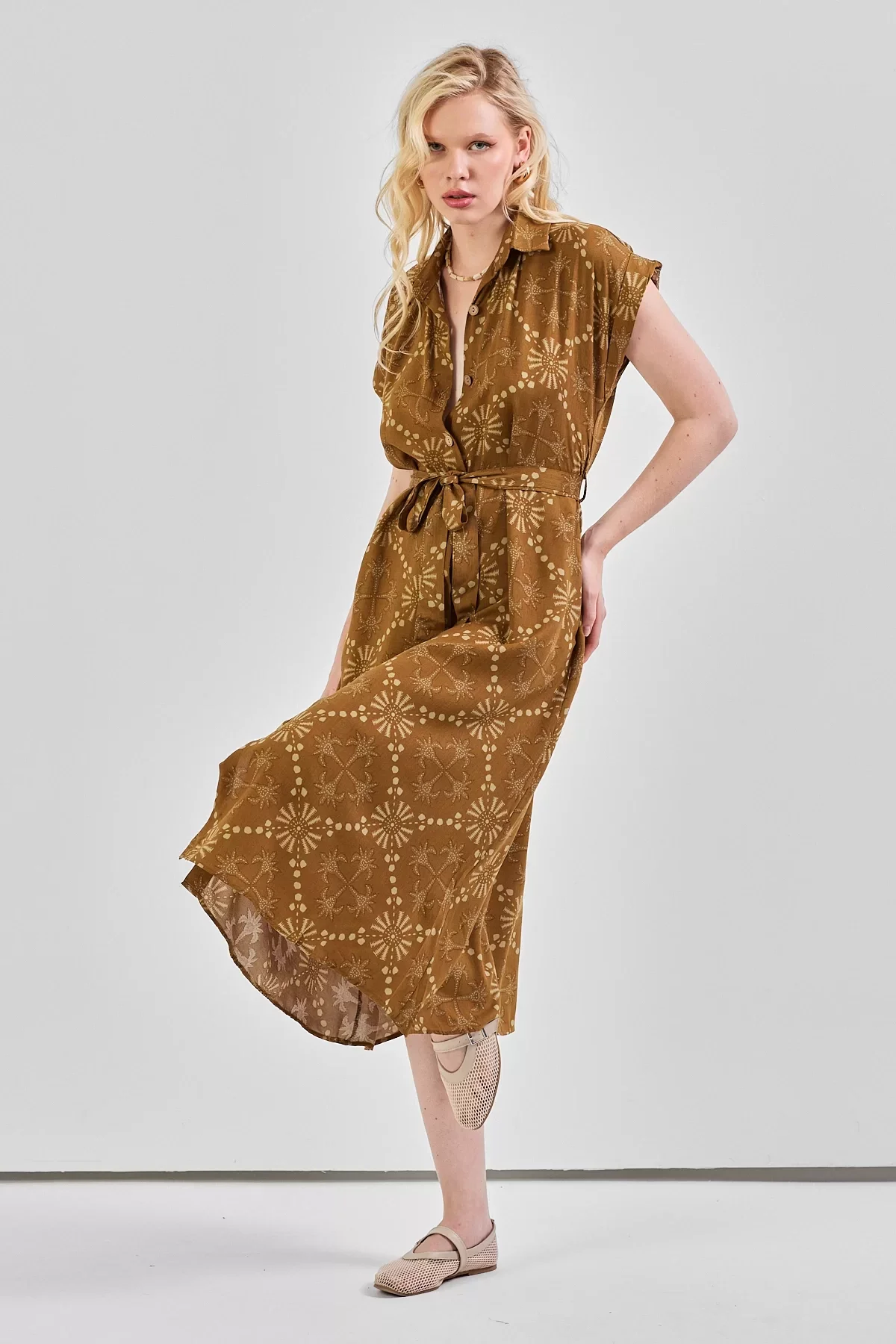 Kadın Desenli Kuşak Detaylı Gömlek Elbise Yağ Yeşiil