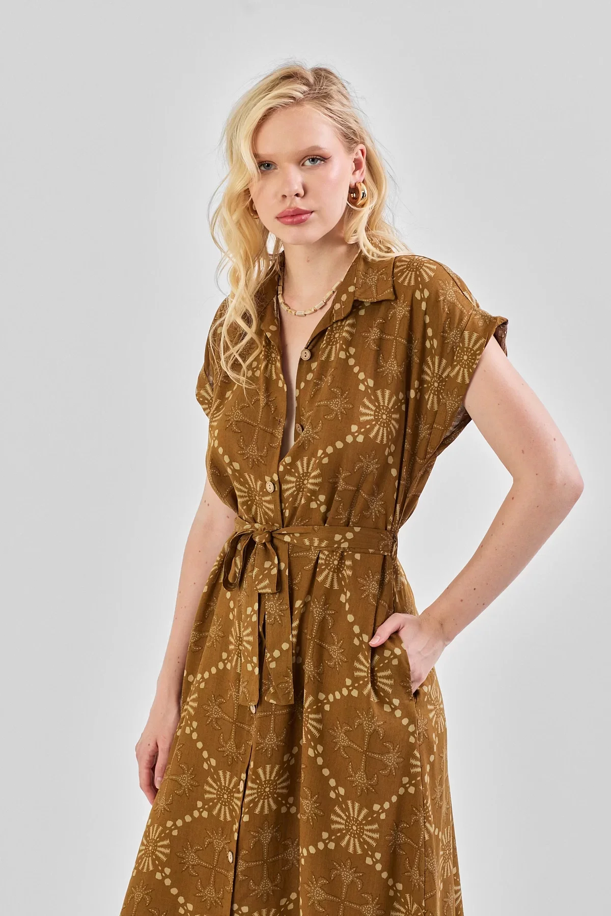 Kadın Desenli Kuşak Detaylı Gömlek Elbise Yağ Yeşiil