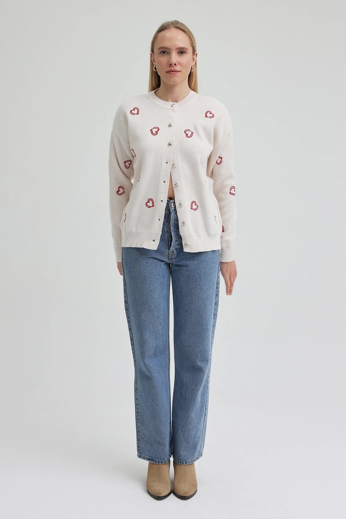 Kadın Kalp Nakışlı Şık Düğmeli Triko Hırka Ekru