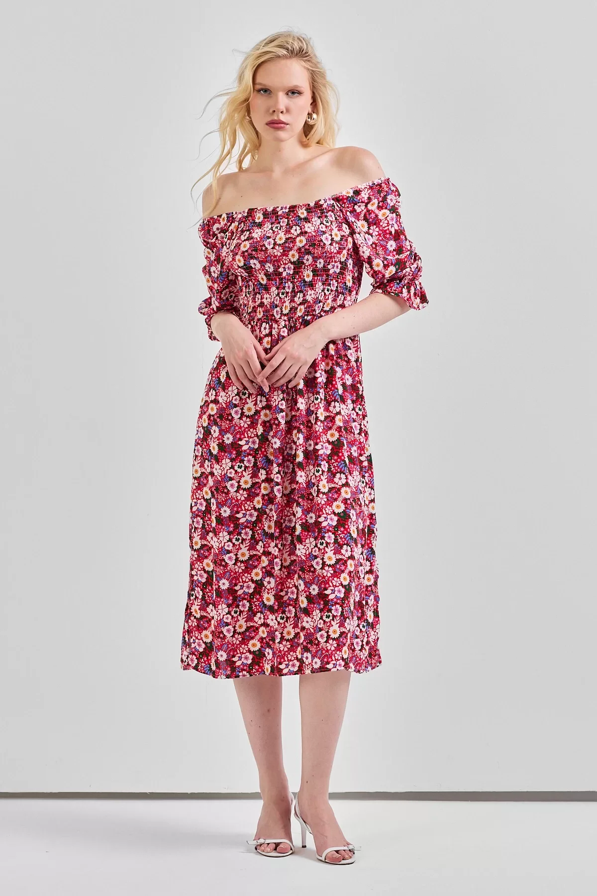 Kadın Kare Yaka Gipeli Desenli Viskon Elbise Kırmızı