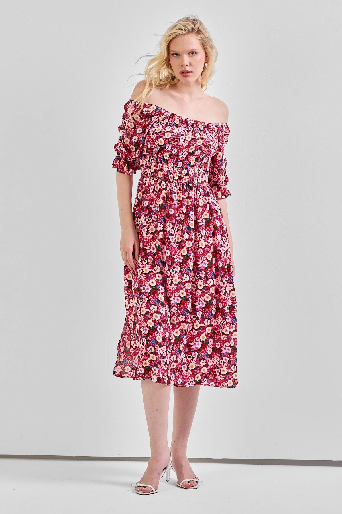 Kadın Kare Yaka Gipeli Desenli Viskon Elbise Kırmızı