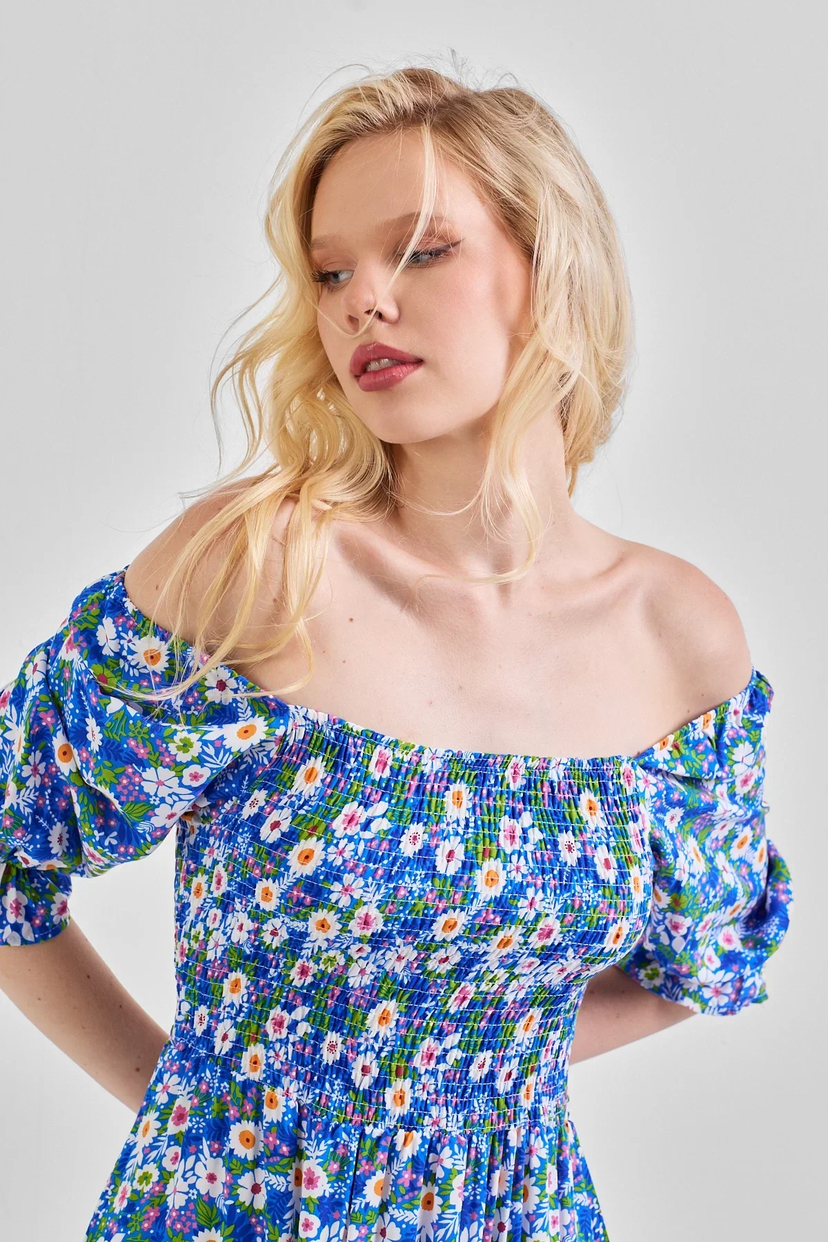 Kadın Kare Yaka Gipeli Desenli Viskon Elbise Mavi