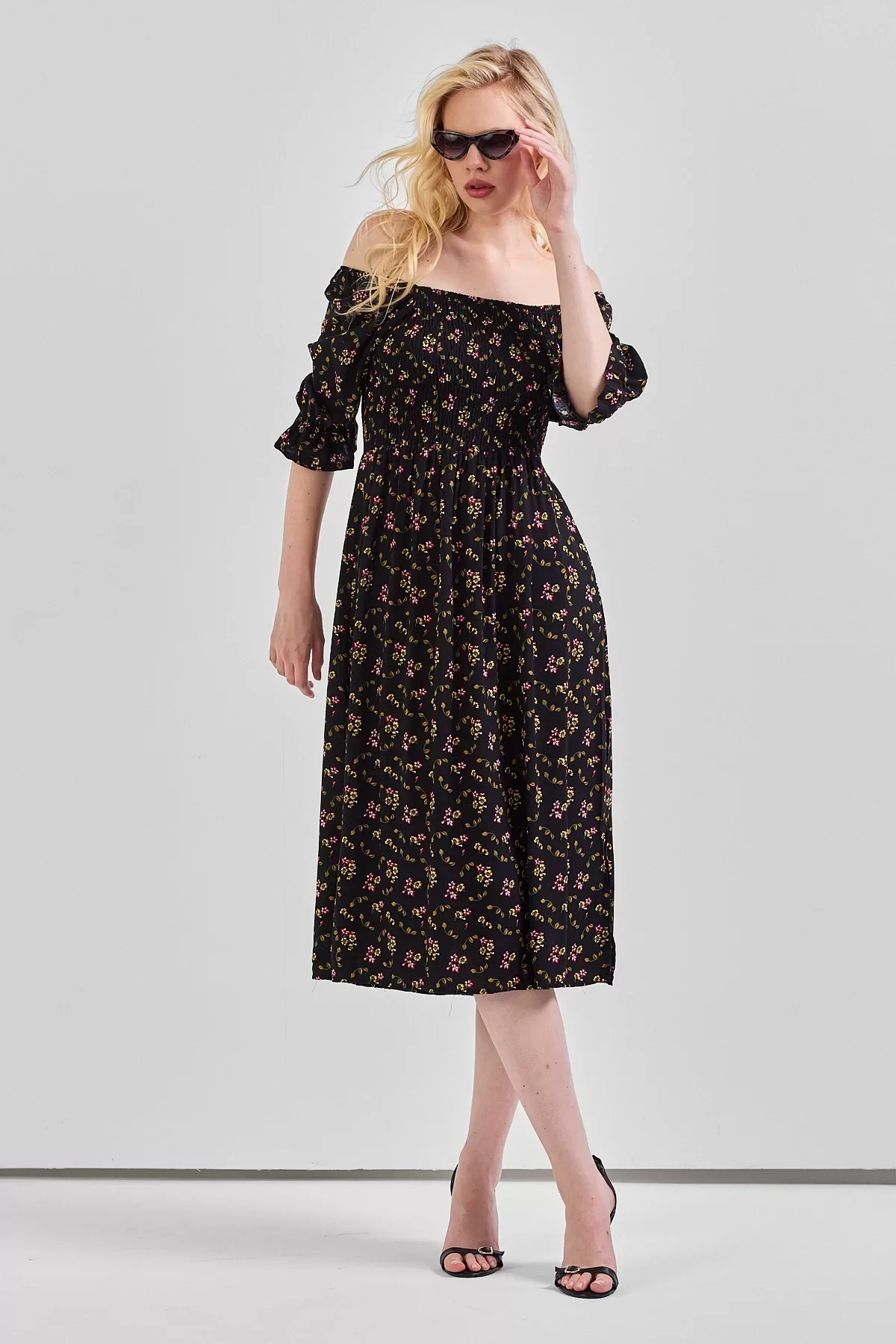 Kadın Kare Yaka Gipeli Desenli Viskon Elbise Siyah