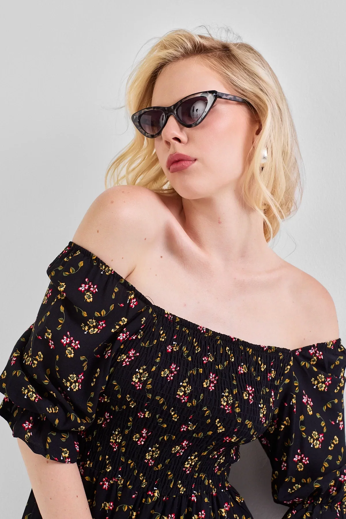 Kadın Kare Yaka Gipeli Desenli Viskon Elbise Siyah