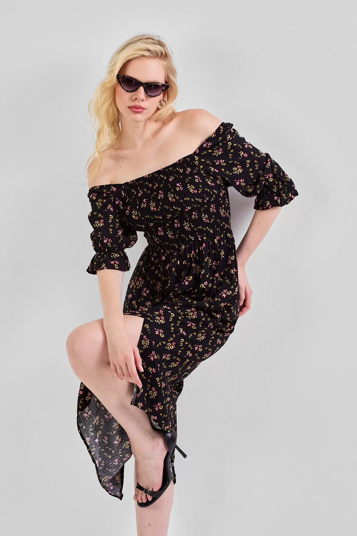 Kadın Kare Yaka Gipeli Desenli Viskon Elbise Siyah