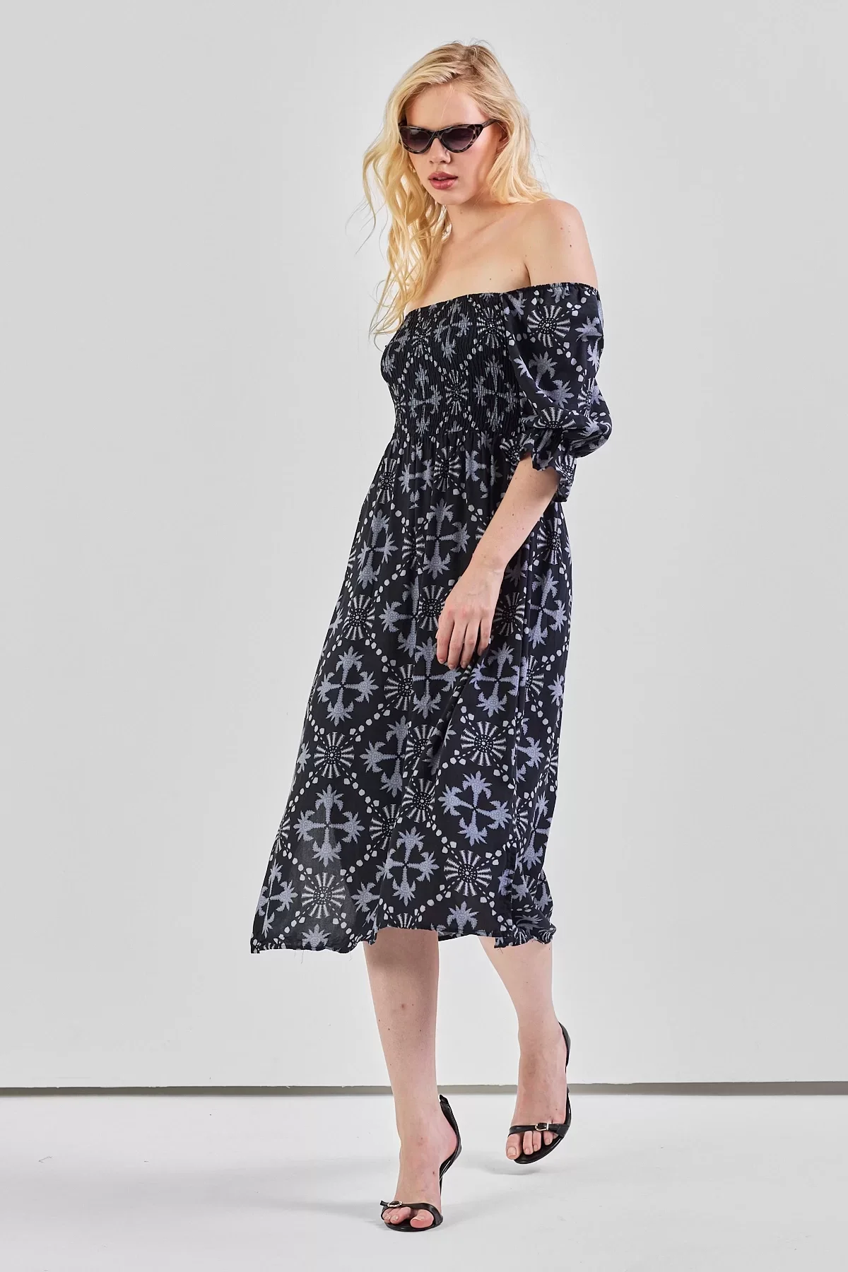 Kadın Kare Yaka Gipeli Desenli Viskon Elbise Siyah Gri