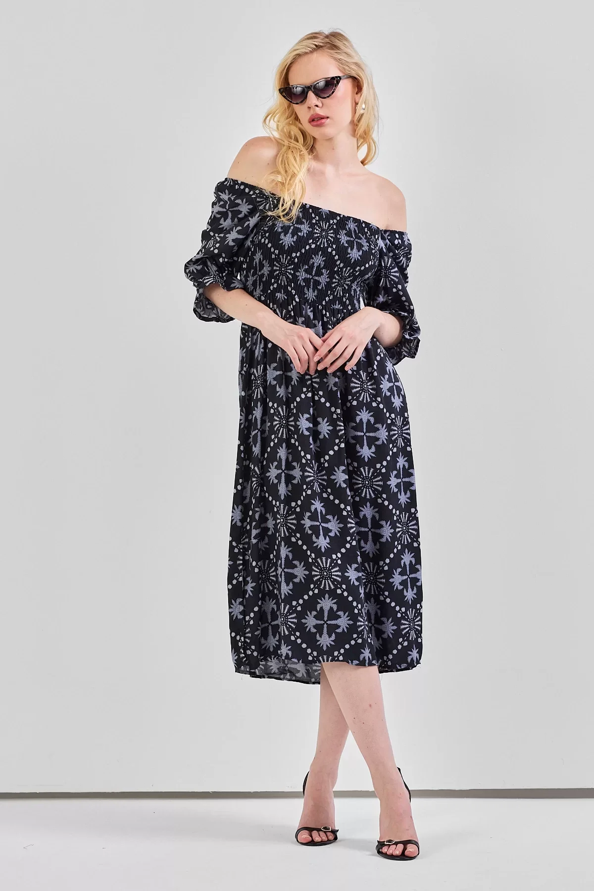 Kadın Kare Yaka Gipeli Desenli Viskon Elbise Siyah Gri