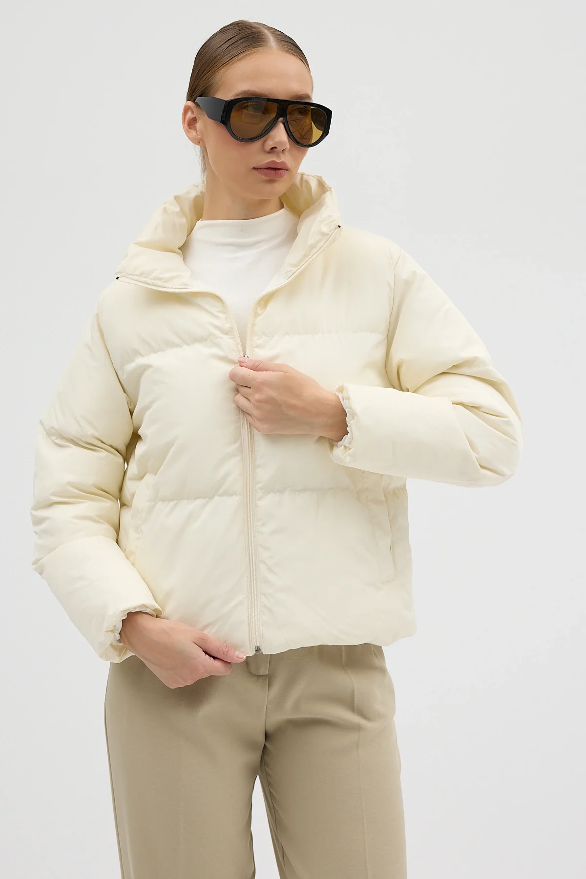 Kadın Krem Fermuarlı Astarlı Kısa Şişme Mont
