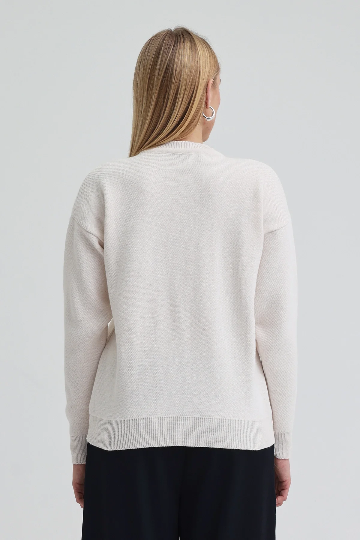 Kadın Ekru Nakış İşlemeli Boncuklu Triko Hırka