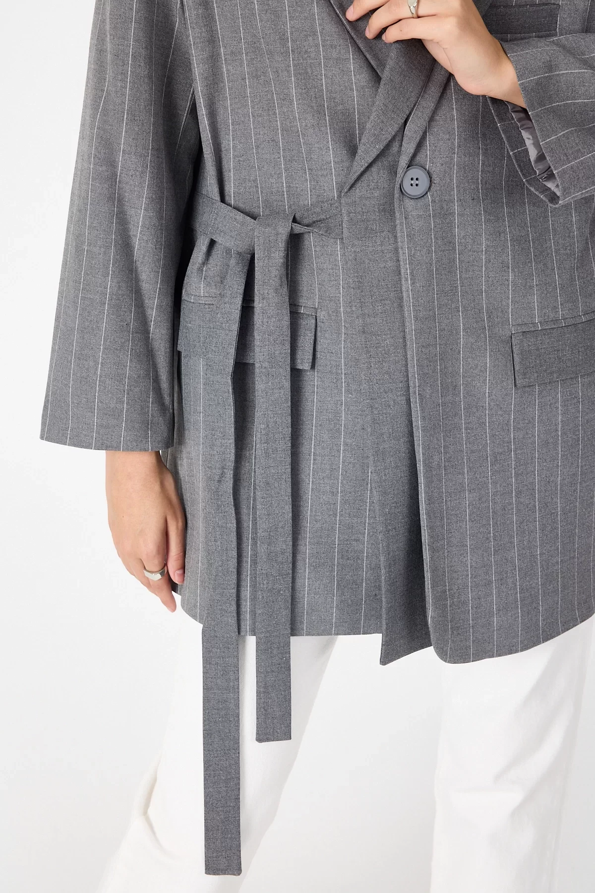 Kadın Kruvaze Çift Yaka Tek Düğmeli ve Oversize Kuşaklı Ceket - Gri