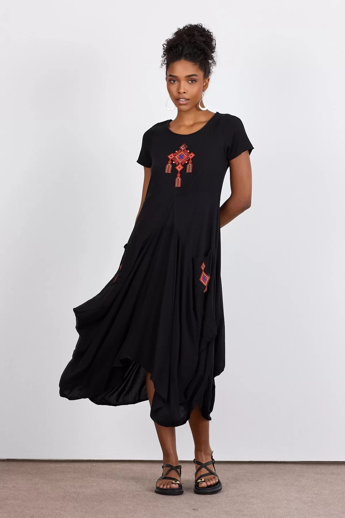 Kadın Otantik Nakışlı Detaylı Cepli Etek Elbise