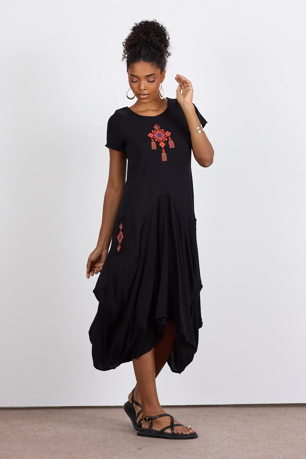 Kadın Otantik Nakışlı Detaylı Cepli Etek Elbise