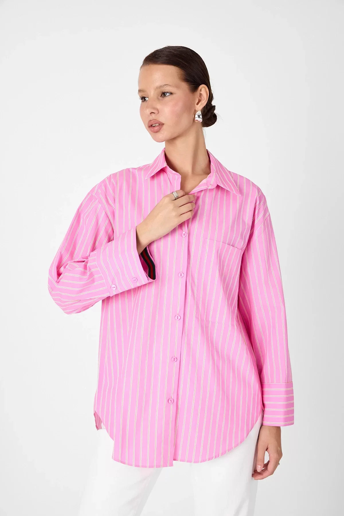 Kadın Oversize/bol Kesim Tek Cepli Pembe Çizgili Gömlek