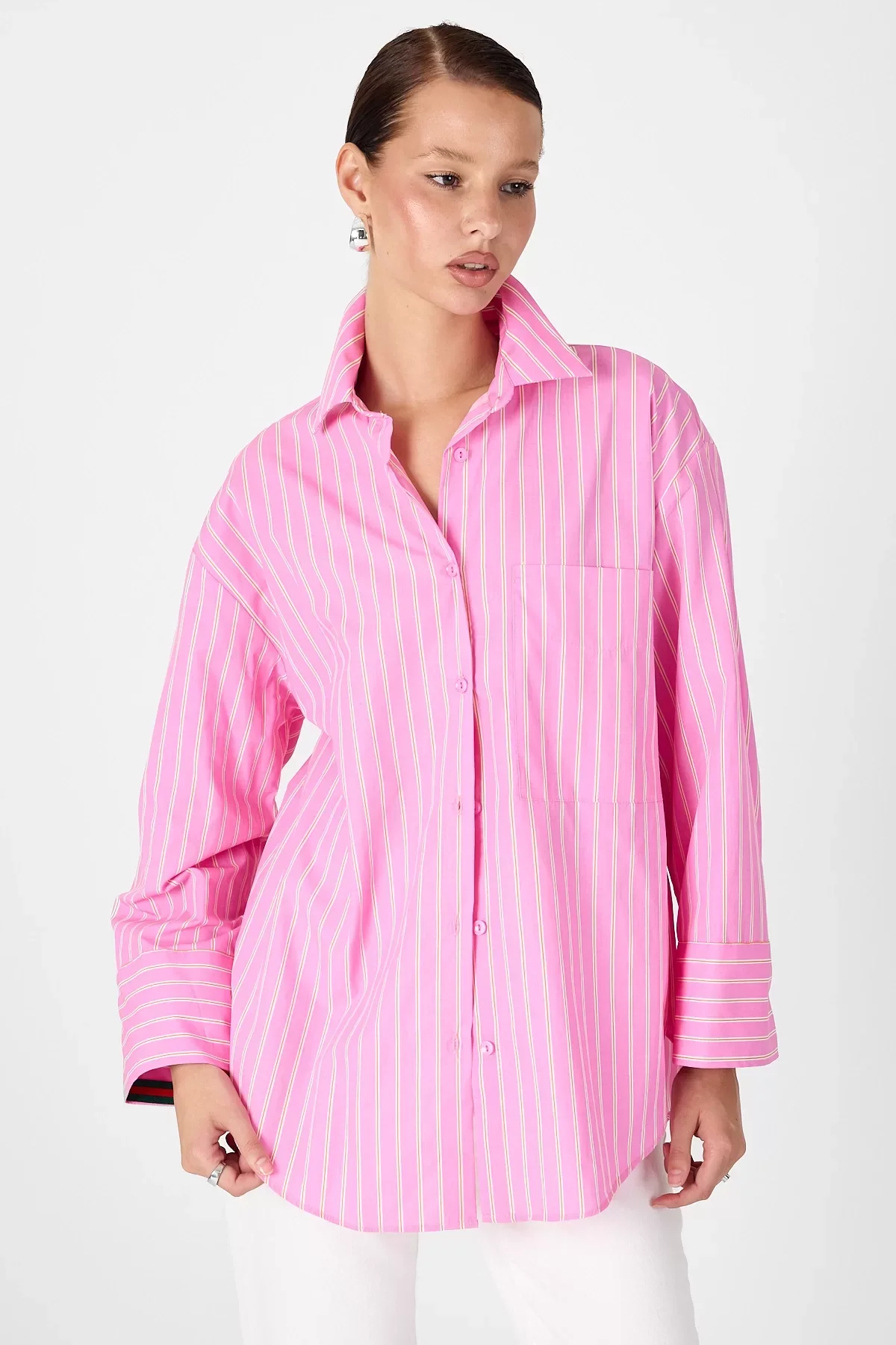 Kadın Oversize/bol Kesim Tek Cepli Pembe Çizgili Gömlek