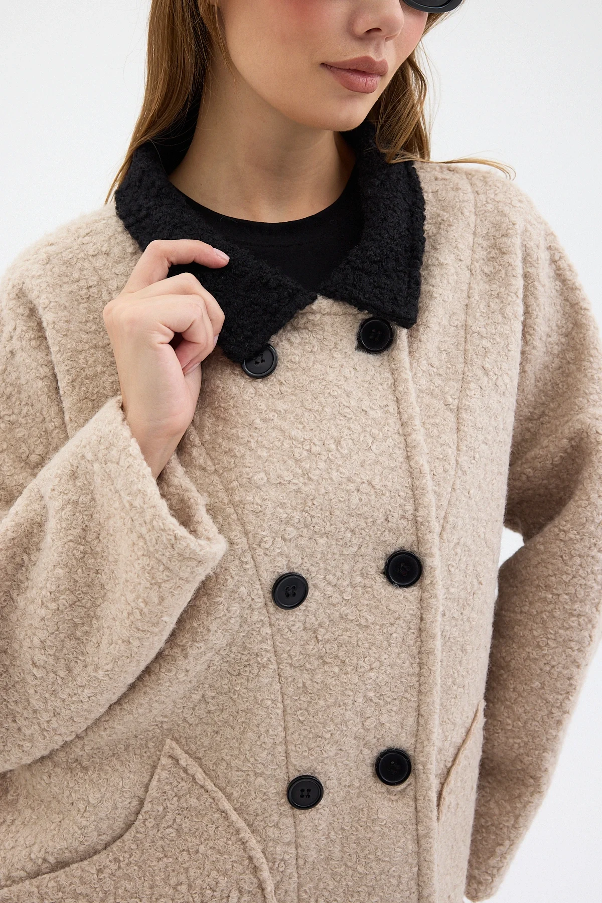 Kadın Oversize Siyah Yakalı Çift Düğmeli Teddy Kaban - Bej