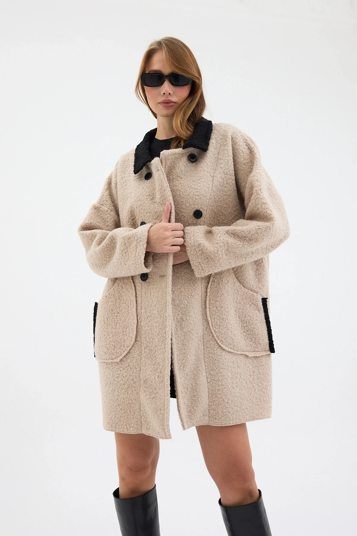 Kadın Oversize Siyah Yakalı Çift Düğmeli Teddy Kaban - Bej