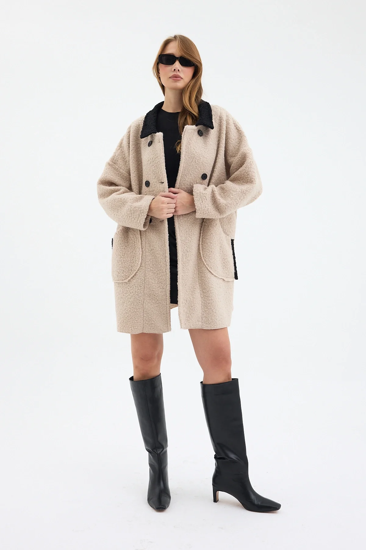 Kadın Oversize Siyah Yakalı Çift Düğmeli Teddy Kaban - Bej