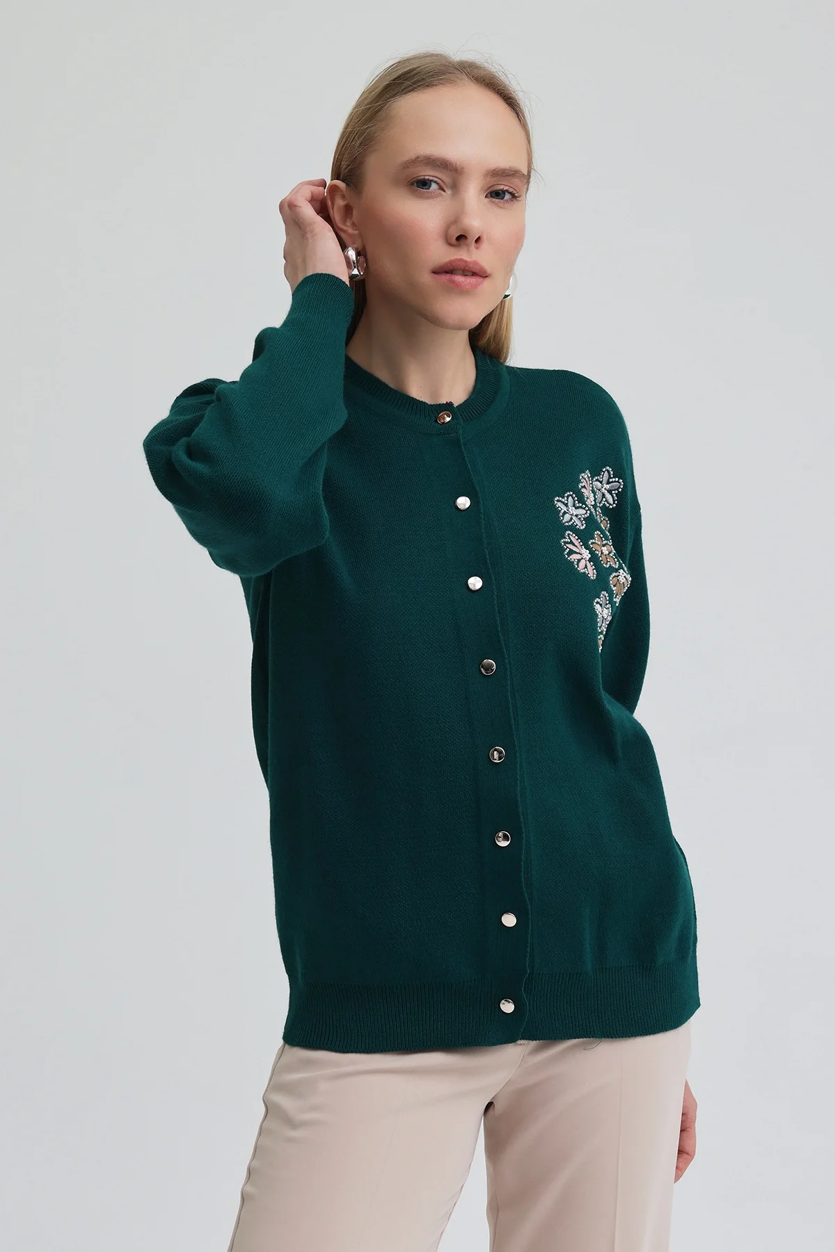 Kadın Petrol Nakış İşlemeli Boncuklu Triko Hırka