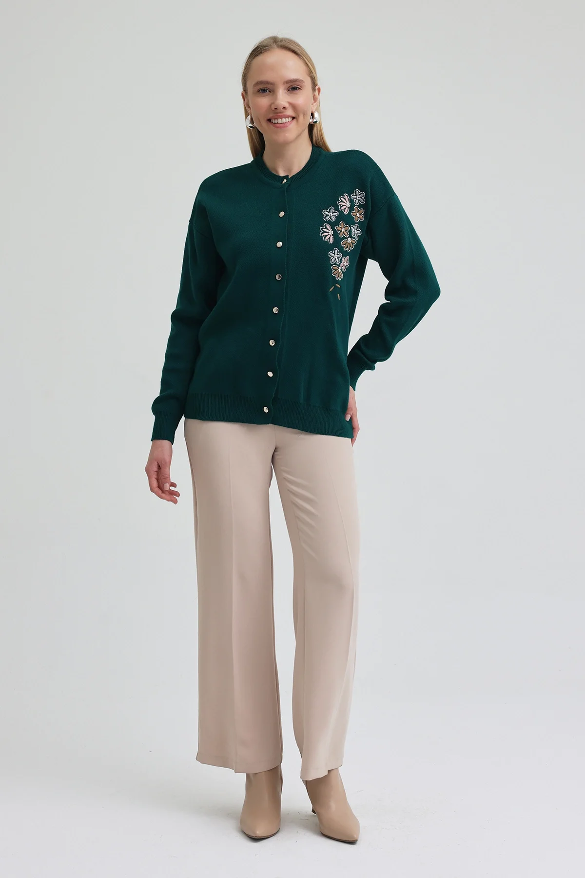 Kadın Petrol Nakış İşlemeli Boncuklu Triko Hırka