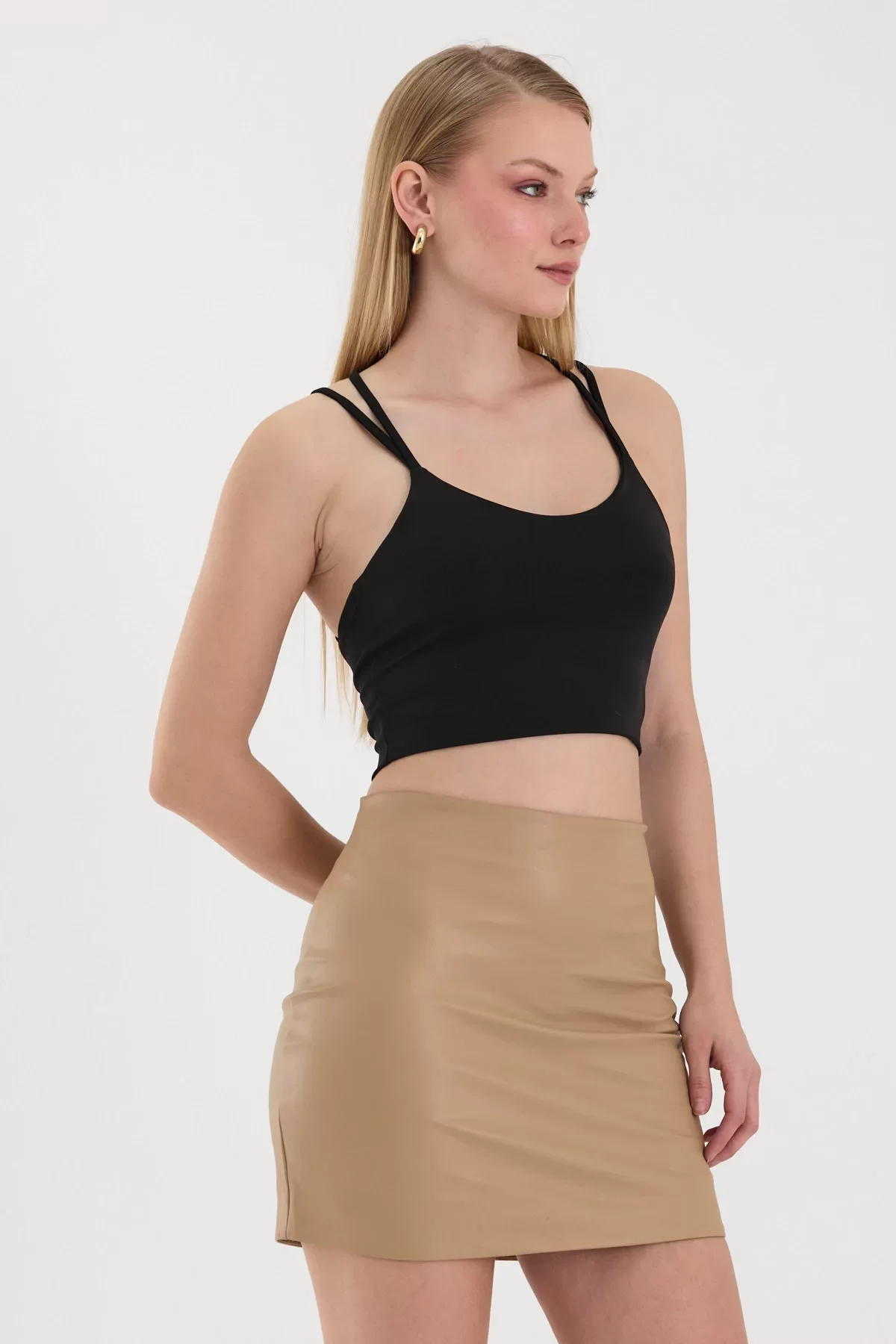 Kadın Siyah Çapraz Sırt Detaylı Crop Top BLZ-00211