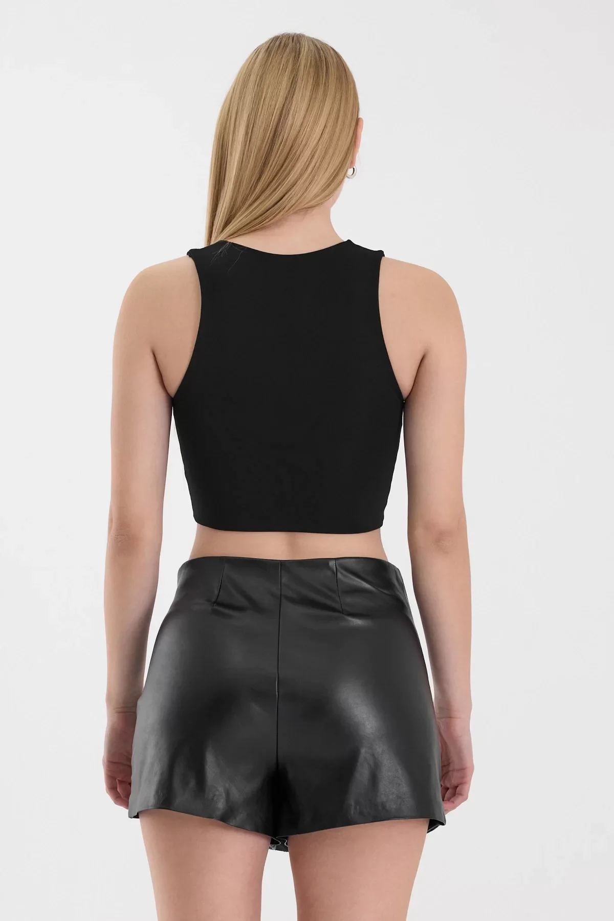 Kadın Siyah Halka Detaylı Crop Top BLZ-00353