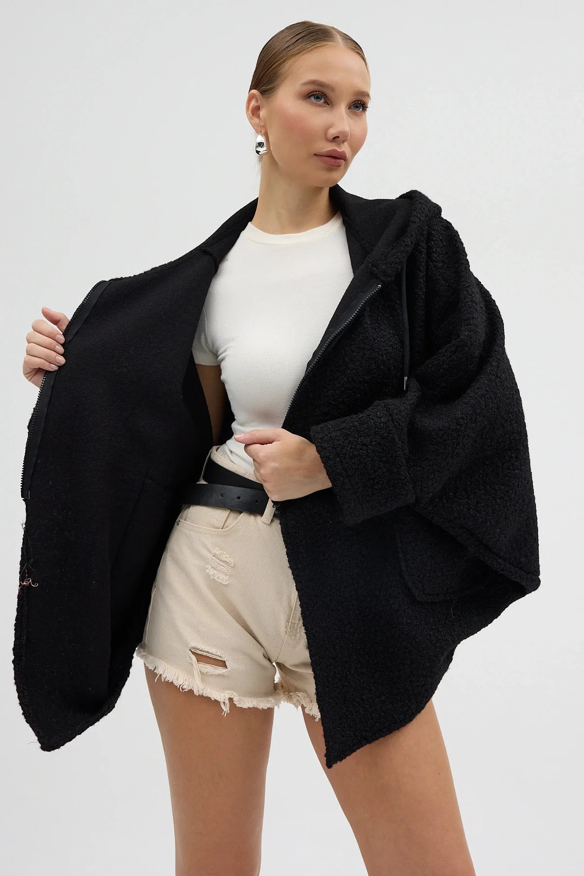 Kadın Siyah Kapüşonlu Çift Cepli Oversize Buklet Ceket Mont