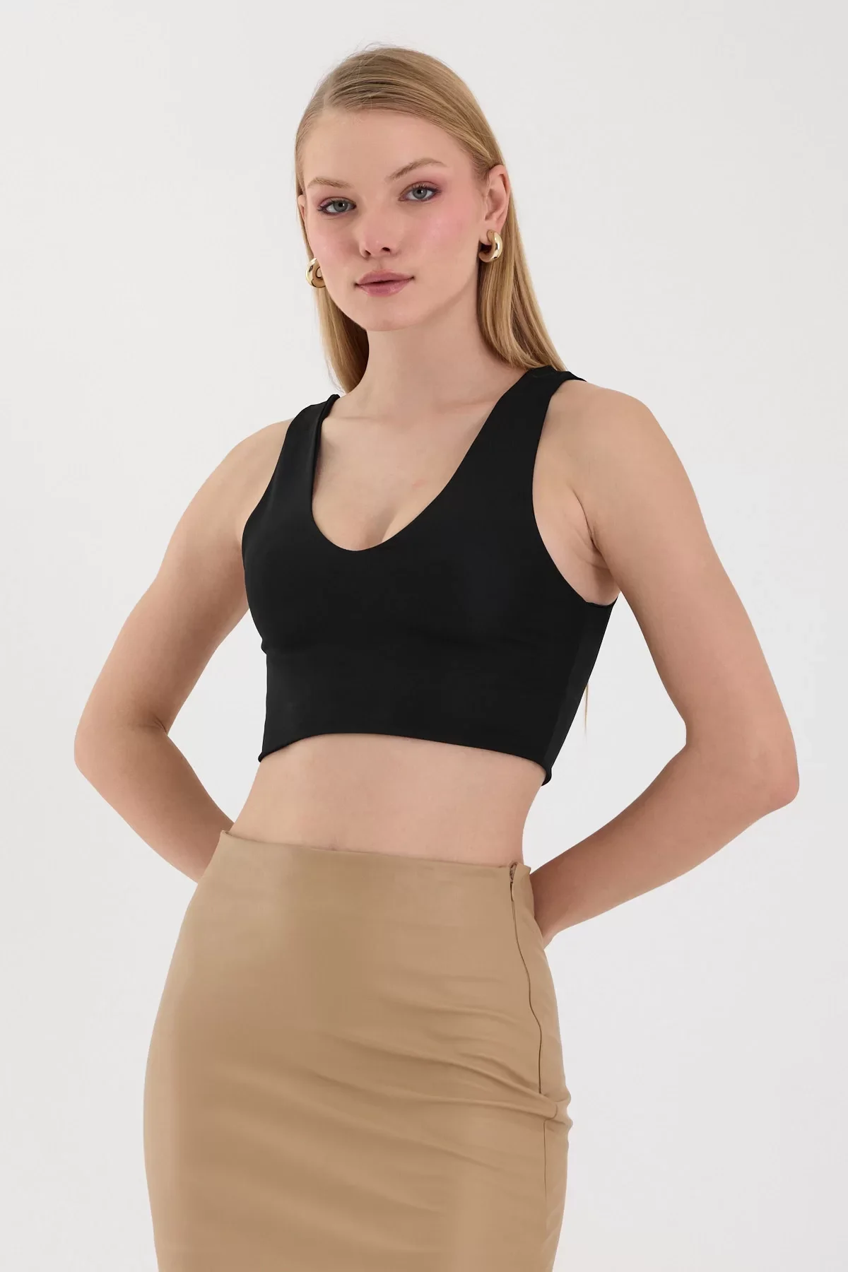 Kadın Siyah V Yaka Crop Top BLZ-00262