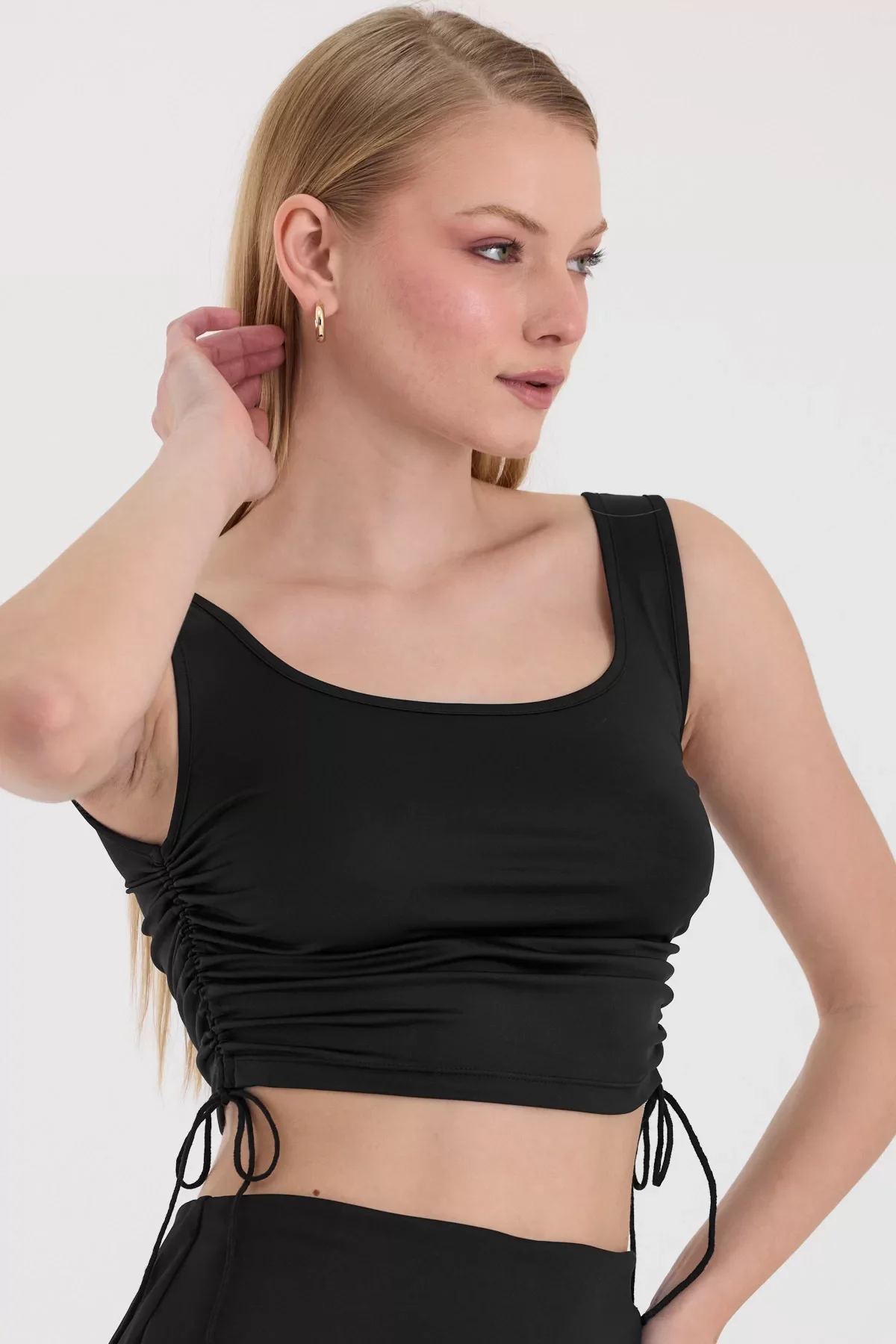 Kadın Siyah Yandan Ayarlanabilir Crop Bluz BLZ-00242