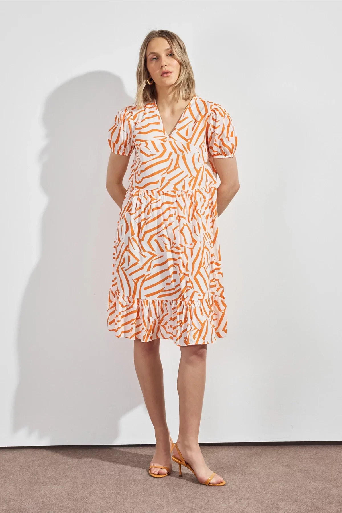 Kadın V Yaka Büzgülü Midi Elbise 4440/100