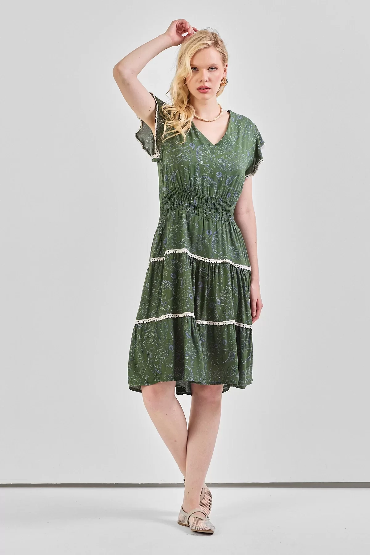 Kadın V Yaka Güpür Detaylı Gipeli Mini Elbise Haki