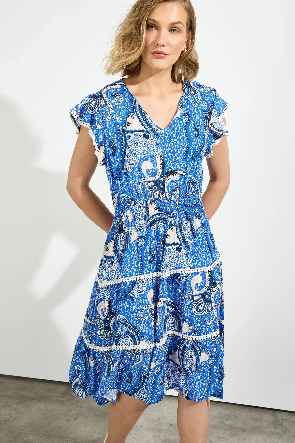 Kadın V Yaka Güpür Detaylı Gipeli Mini Elbise Mavi