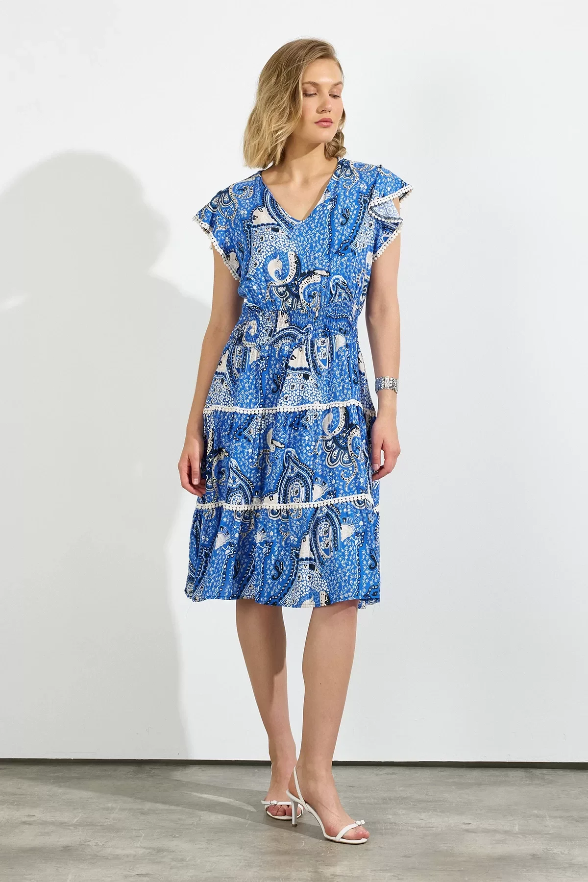 Kadın V Yaka Güpür Detaylı Gipeli Mini Elbise Mavi