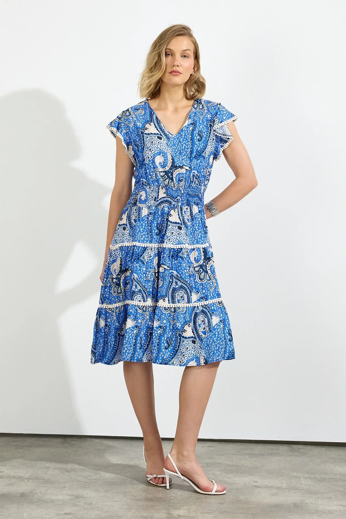 Kadın V Yaka Güpür Detaylı Gipeli Mini Elbise Mavi