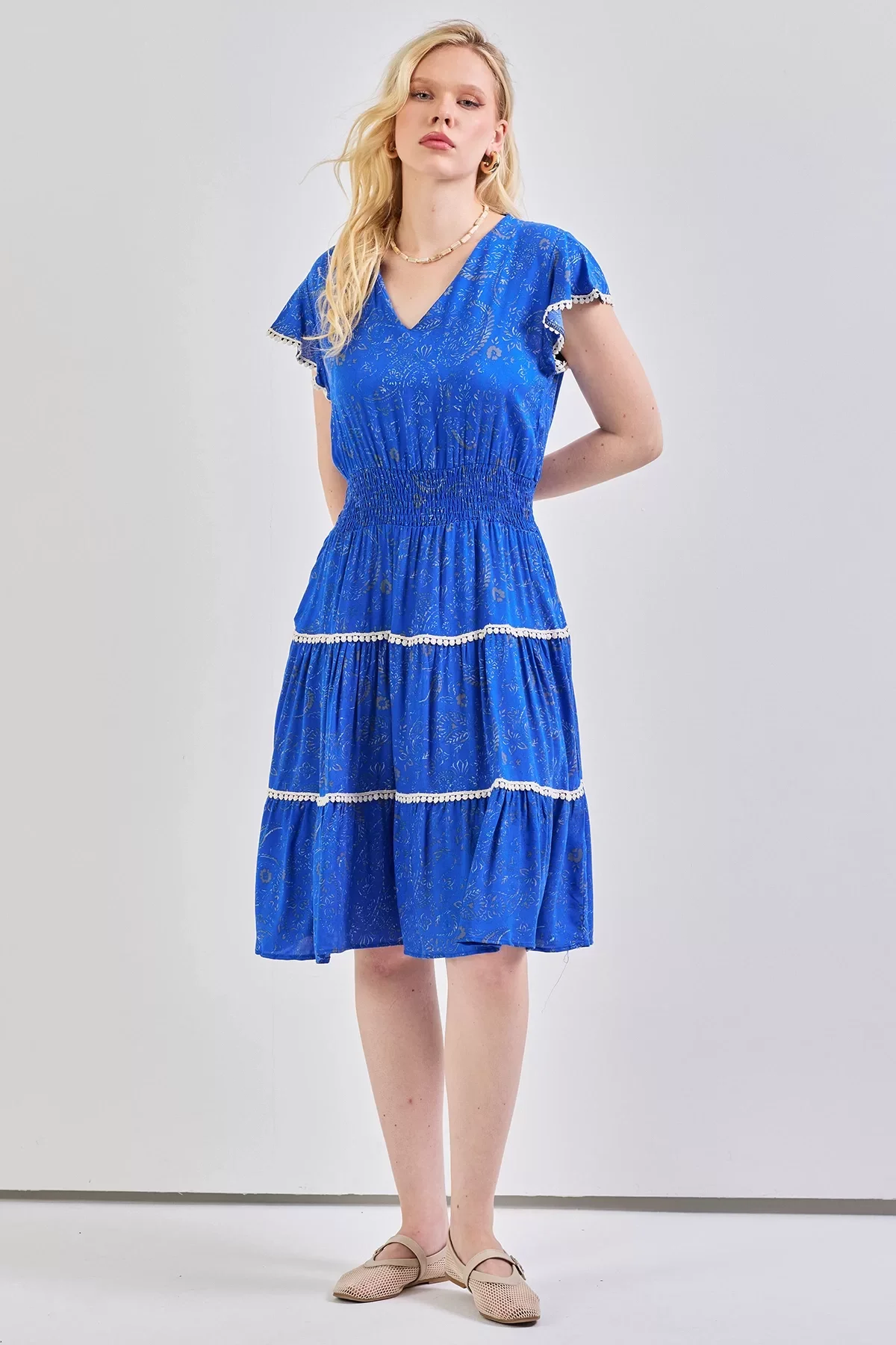 Kadın V Yaka Güpür Detaylı Gipeli Mini Elbise Saks