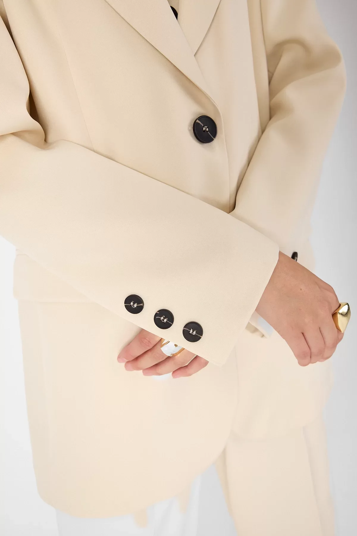 Kadın Yelek, Ceket ve Pantolonlu Üçlü Takım - Krem