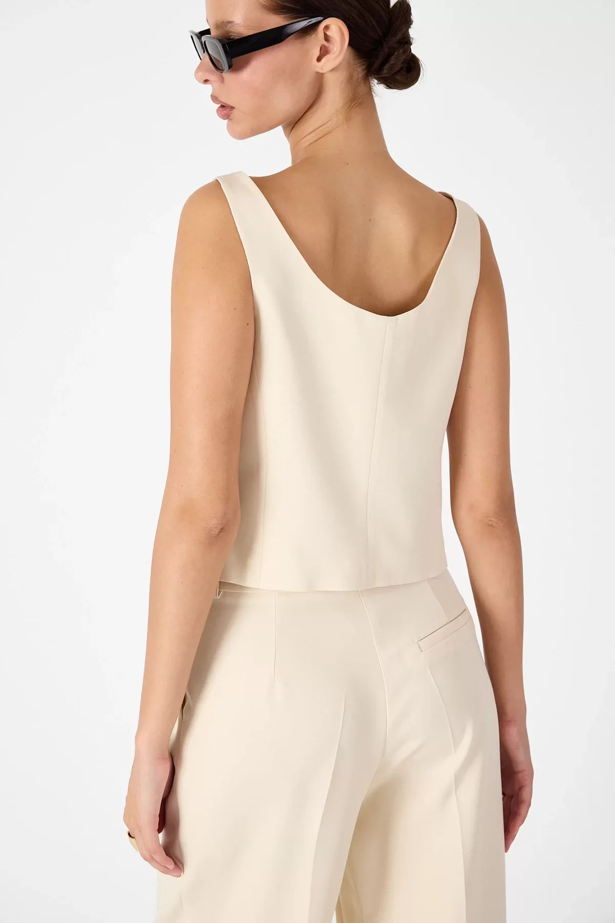 Kadın Yelek, Ceket ve Pantolonlu Üçlü Takım - Krem