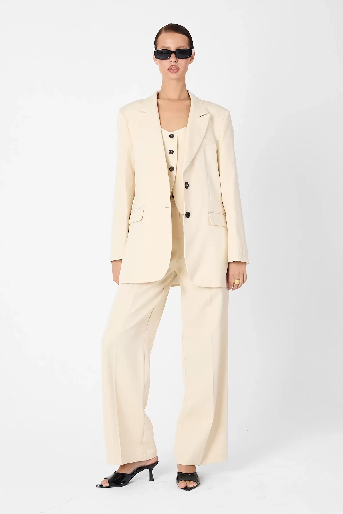 Kadın Yelek, Ceket ve Pantolonlu Üçlü Takım - Krem