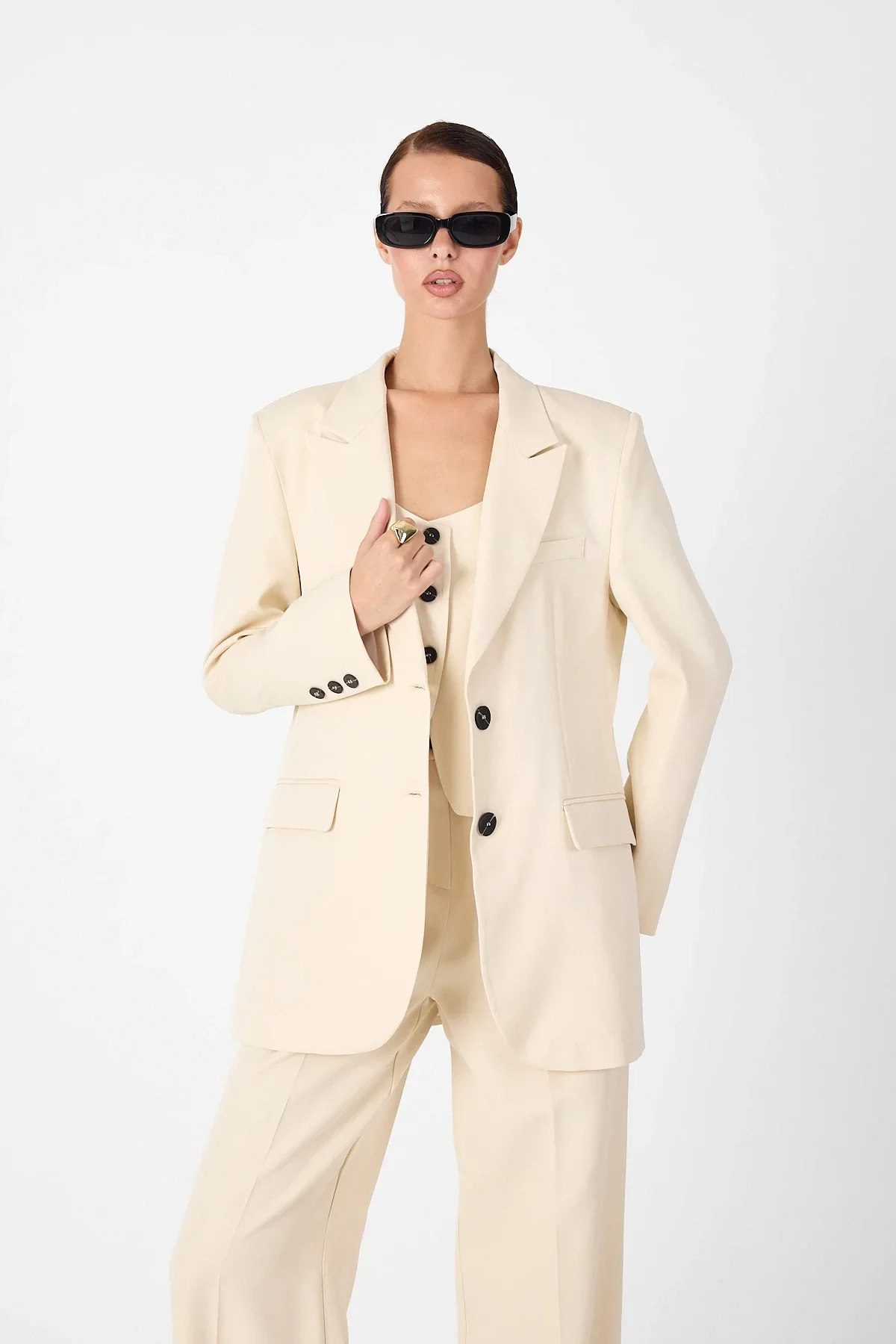 Kadın Yelek, Ceket ve Pantolonlu Üçlü Takım - Krem