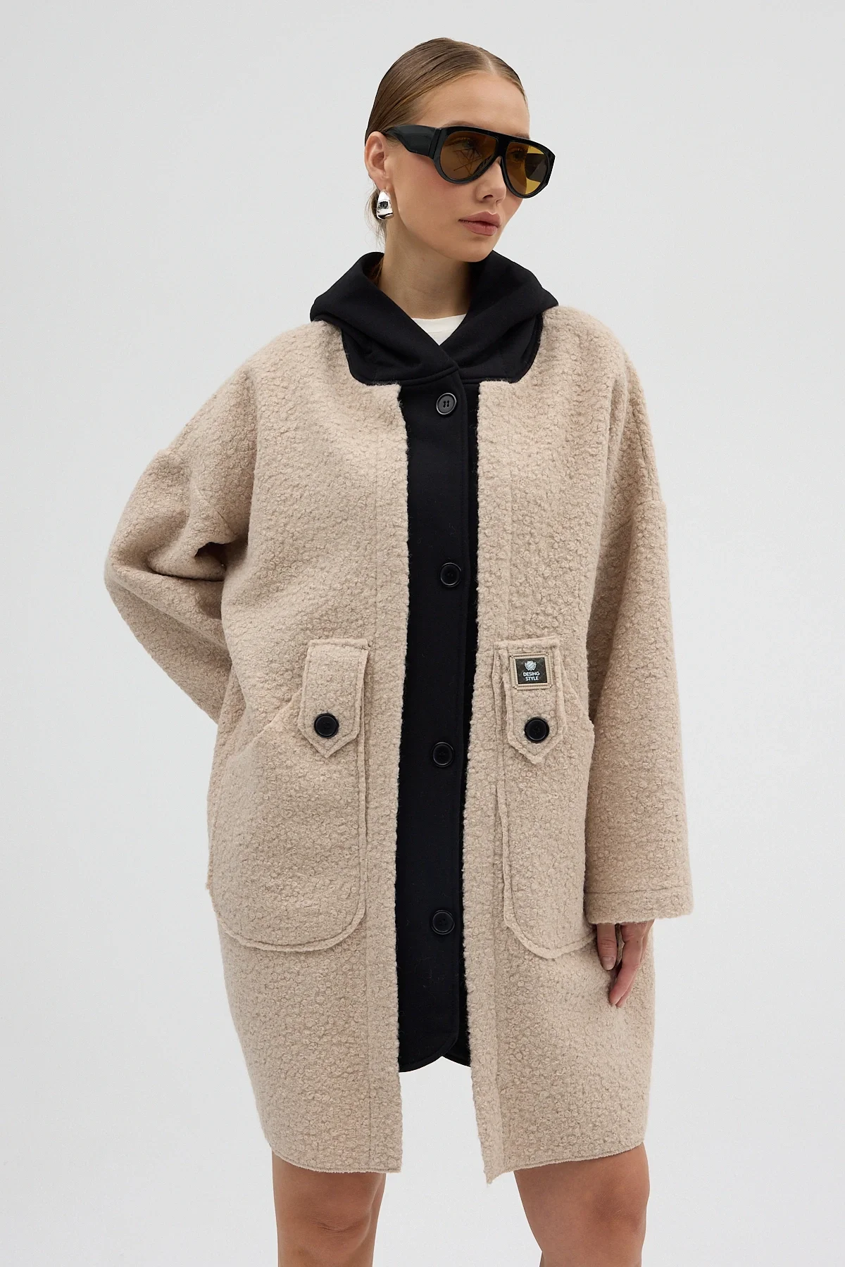 Kapüşonlu Çift Cepli Düğmeli Buklet Kaban - Bej