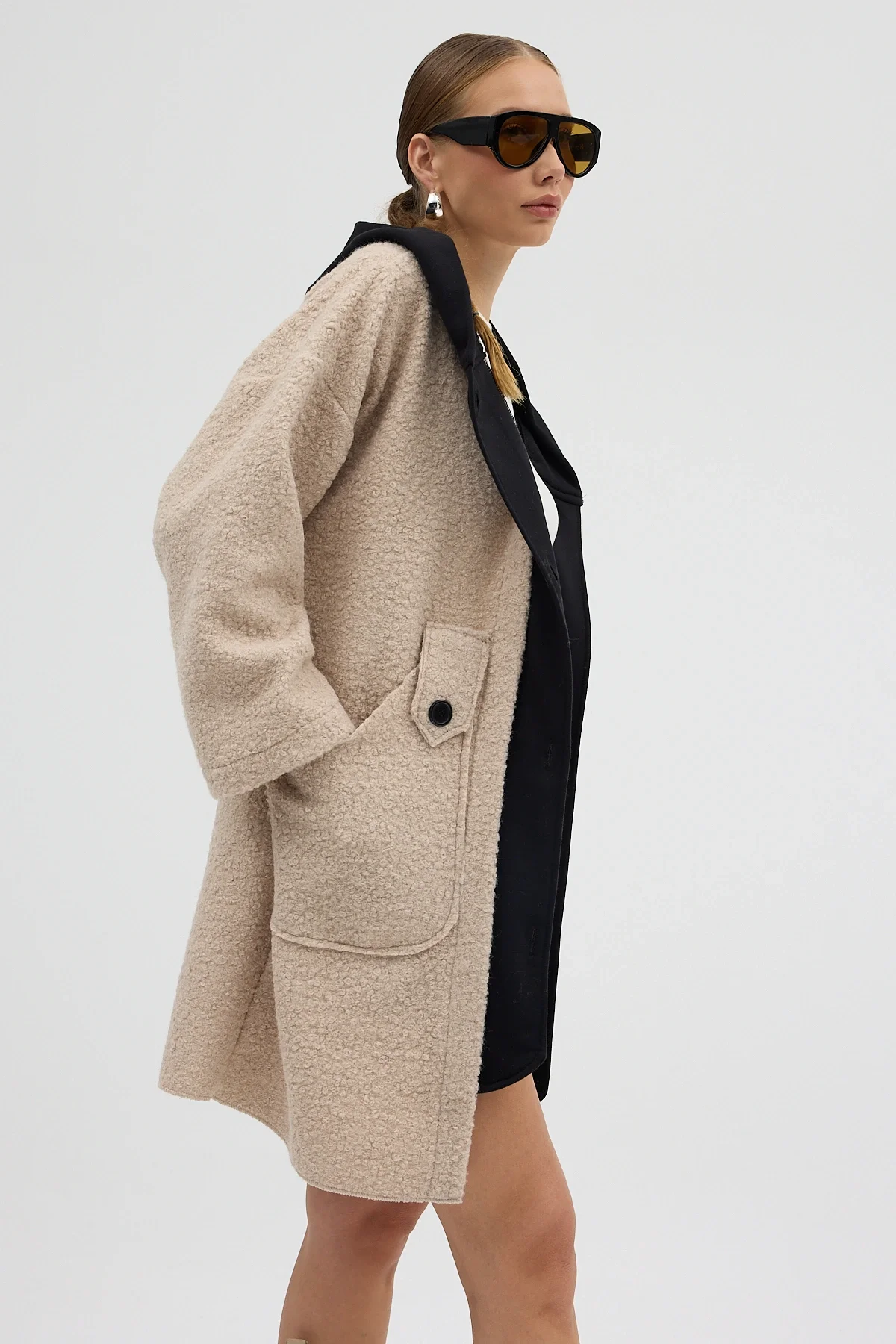 Kapüşonlu Çift Cepli Düğmeli Buklet Kaban - Bej