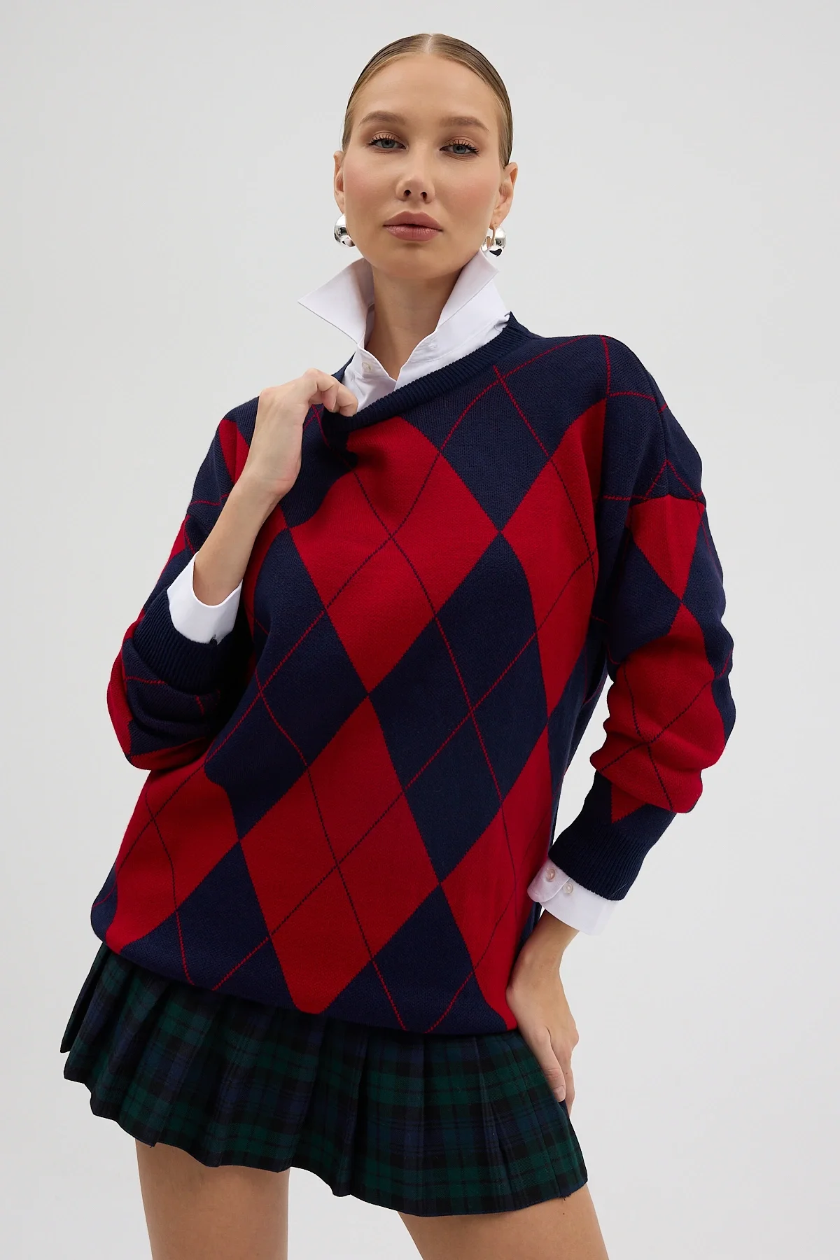 Kırmızı Lacivert Baklava Desenli Yarım Balıkçı Yaka Oversize Triko Kazak